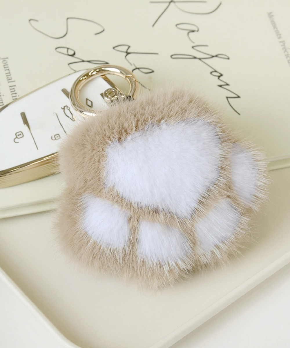 キーリング 猫の肉球もこもこファーキーホルダー