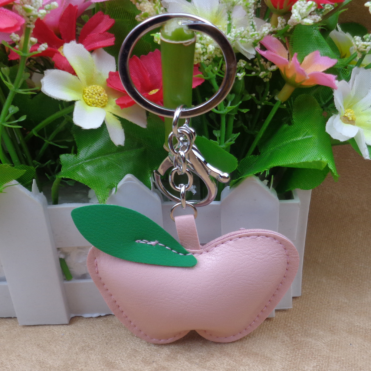 キーリング りんご型レザーキーチェーン
