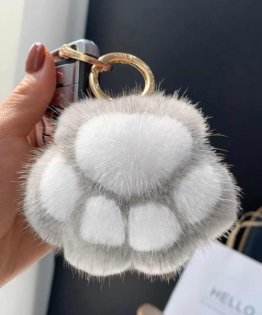 キーリング 猫の肉球もこもこファーキーホルダー