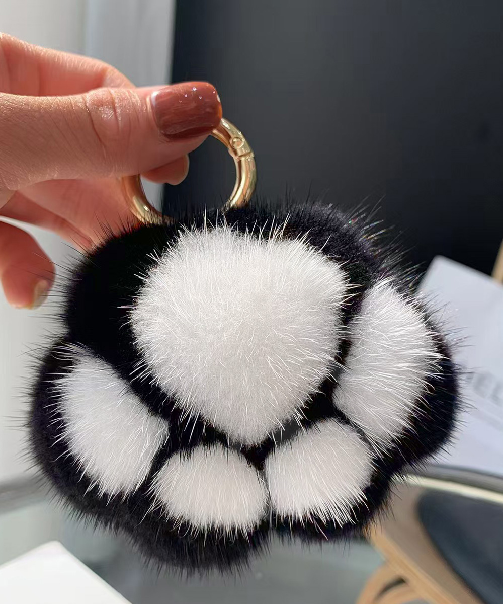 キーリング 猫の肉球もこもこファーキーホルダー