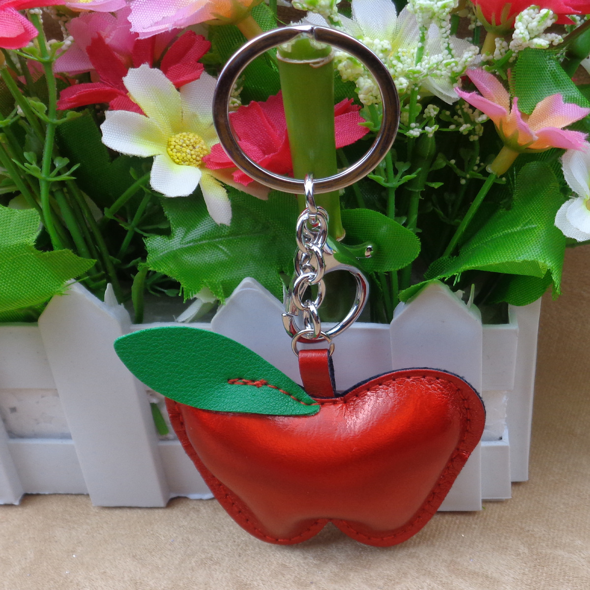 キーリング りんご型レザーキーチェーン