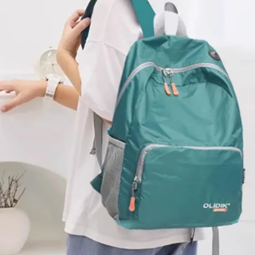 キッズリュック 軽量スポーツ・登山リュック