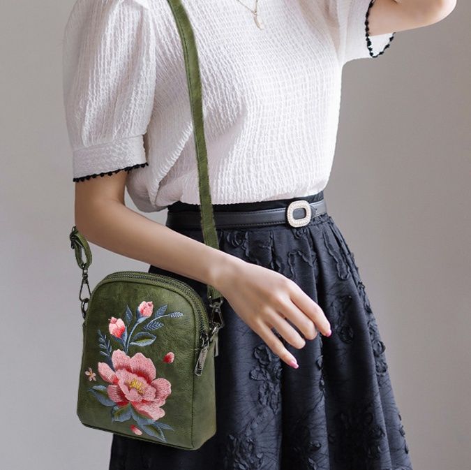 着物バッグ 華やか牡丹刺繍ミニショルダー