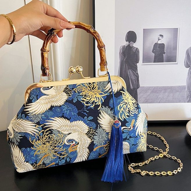 着物バッグ 鶴舞い踊る和装がま口クラッチバッグ
