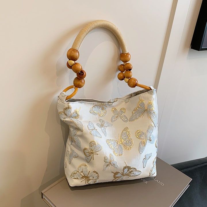 着物バッグ 蝶々刺繍木玉持ち手和風小袋