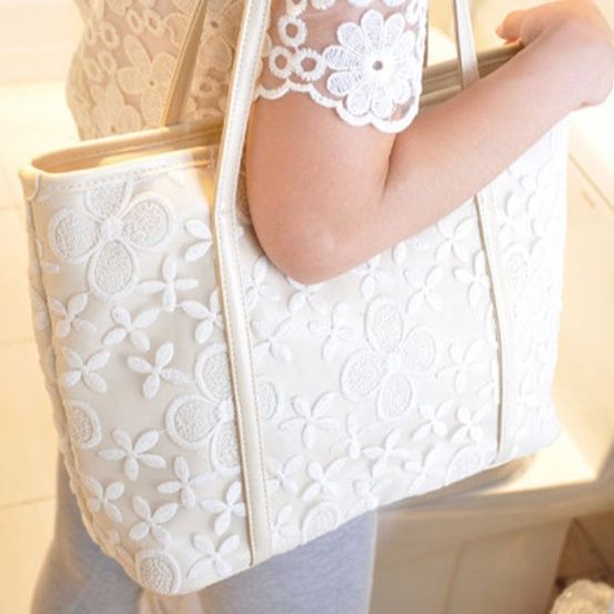 着物バッグ 桜花刺繍の上品な和風大容量手提げ鞄