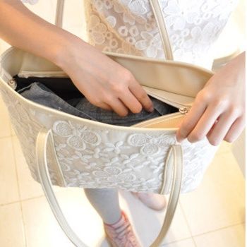 着物バッグ 桜花刺繍の上品な和風大容量手提げ鞄