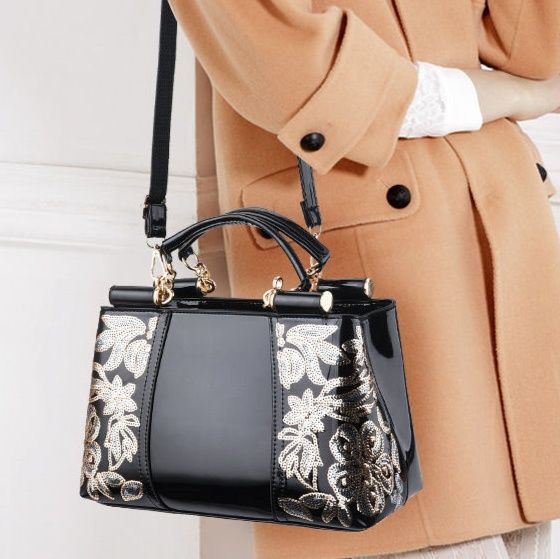 着物バッグ 華やか刺繍飾り光沢エナメル二方向仕立てバッグ