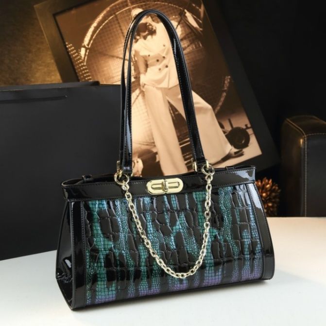 着物バッグ 艶やかクロコ型押しチェーン付ショルダーバッグ