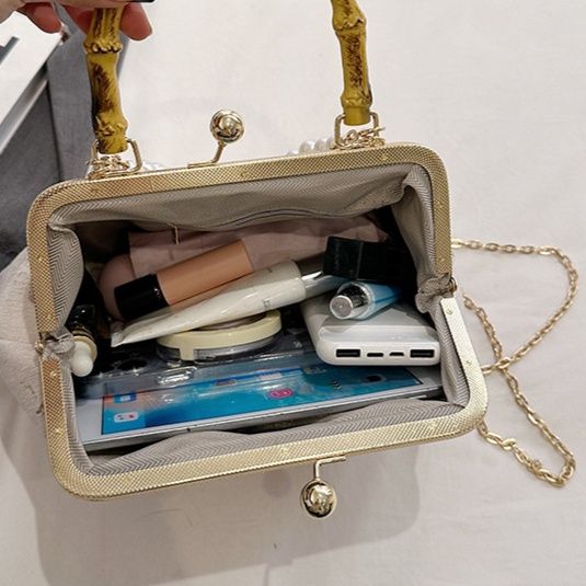 着物バッグ 鶴刺繍がま口竹ハンドル着物生地ショルダーバッグ