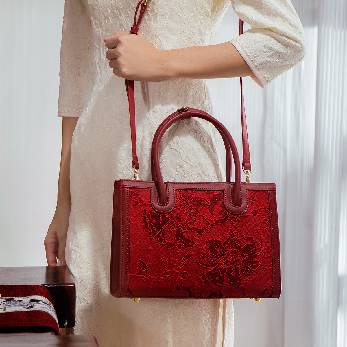 着物バッグ 立体花柄刺繍の和装ショルダーバッグ