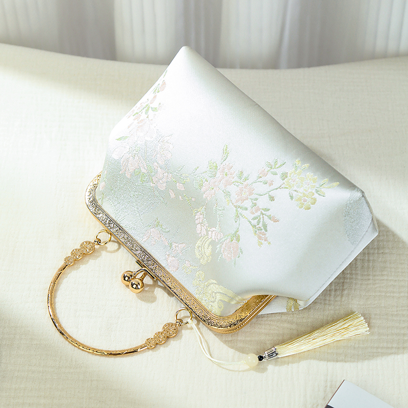 着物バッグ 雅な花刺繍がま口ショルダーバッグ