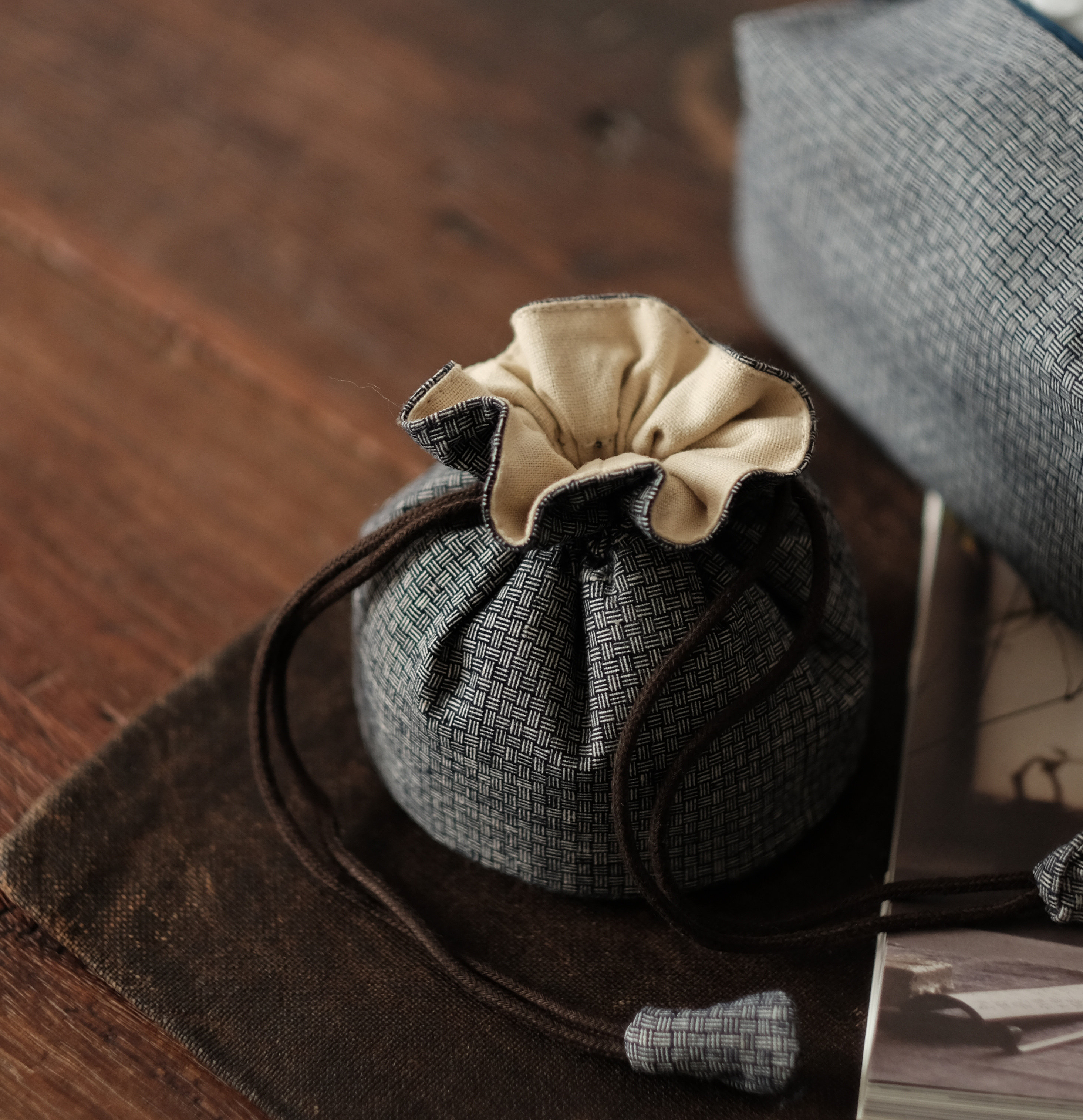 着物バッグ 和装縞模様巾着型クラッチバッグ