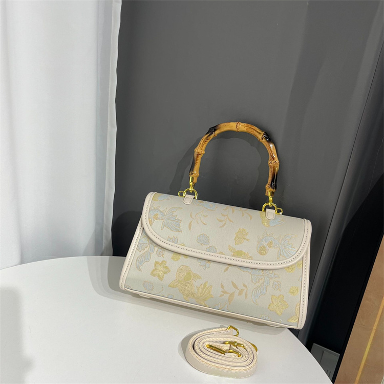 着物バッグ 竹節持ち手 和花柄ハンドバッグ