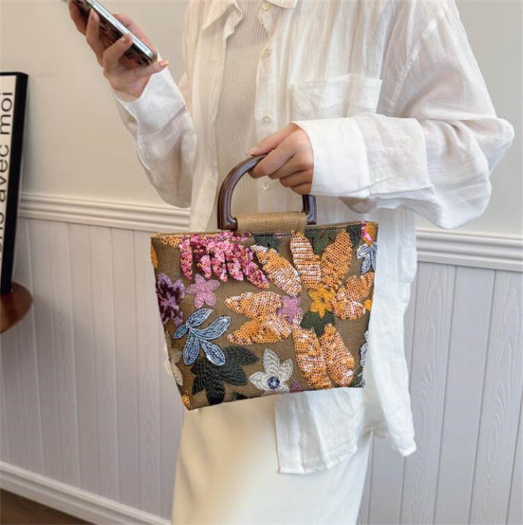 着物バッグ 和風花刺繍ハンドバッグ 竹節持ち手 上品なスパンコール装飾