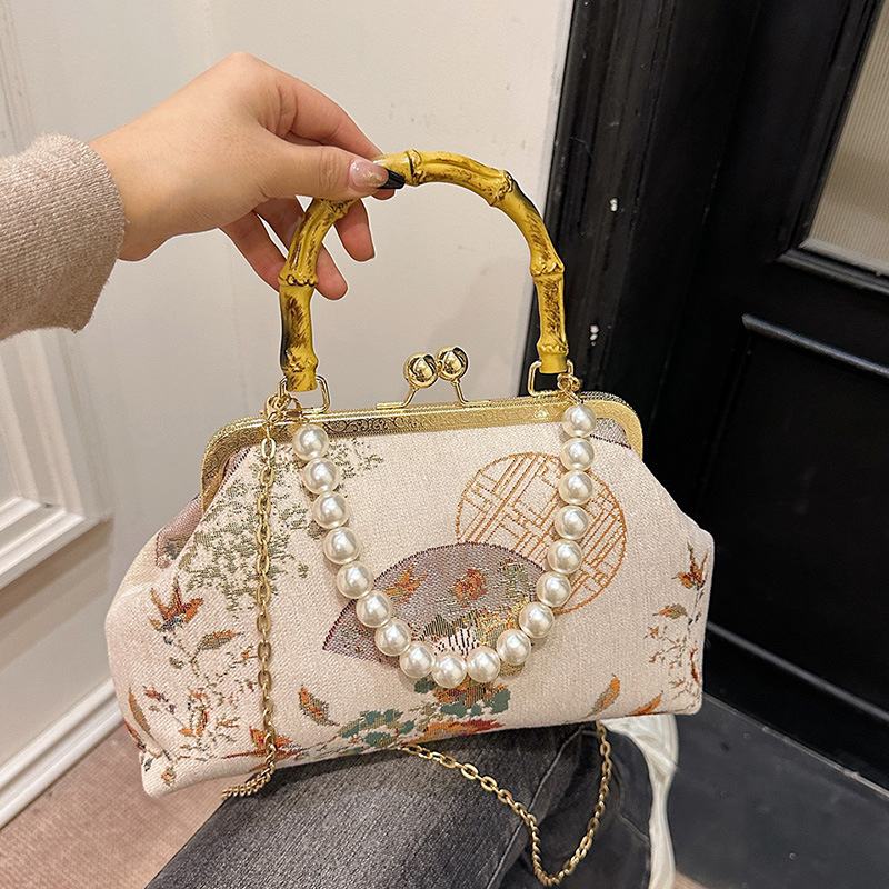 着物バッグ 鶴刺繍がま口竹ハンドル着物生地ショルダーバッグ