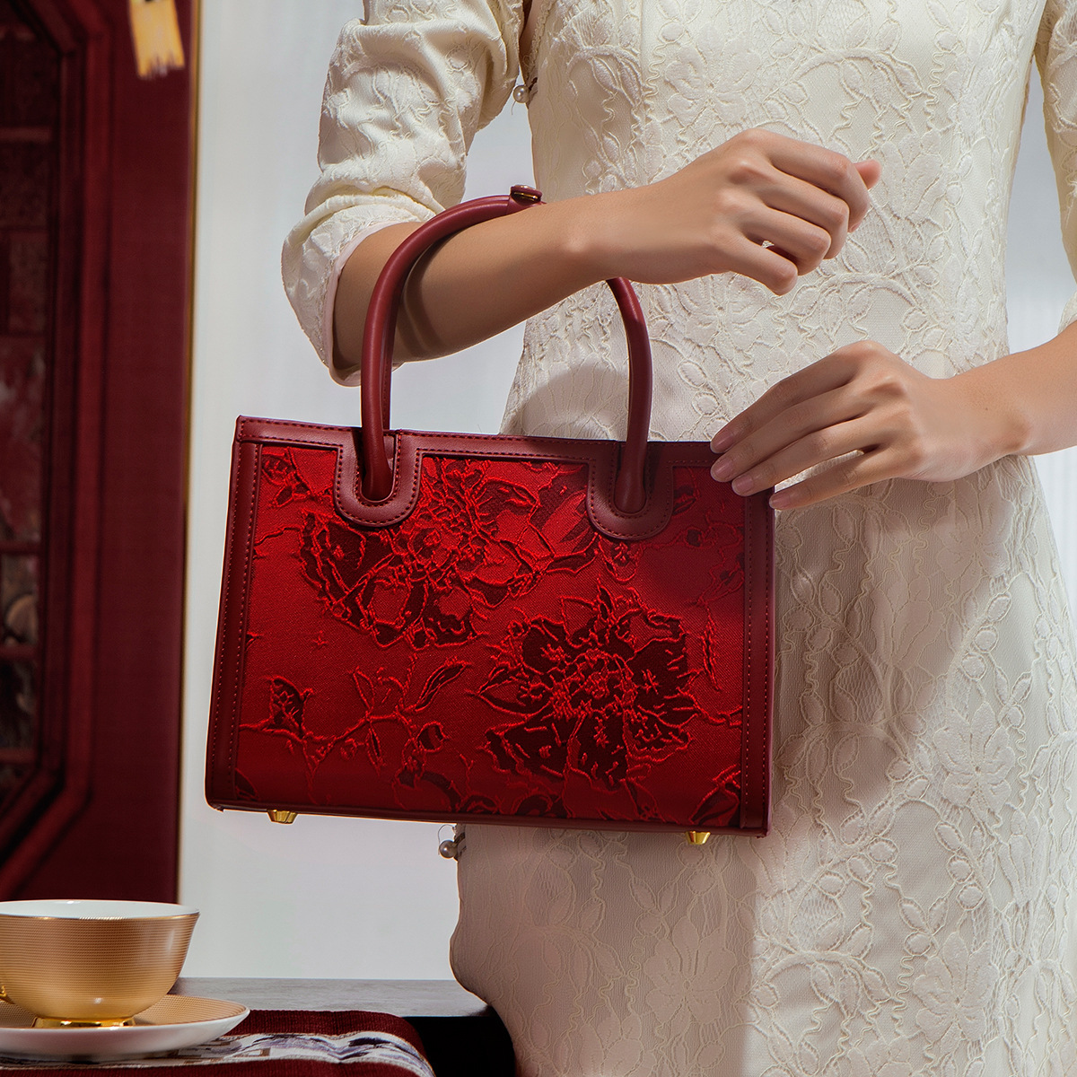 着物バッグ 立体花柄刺繍の和装ショルダーバッグ