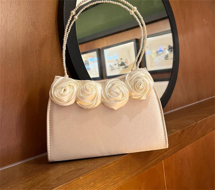薔薇刺繍パール持ち手 上品な着物バッグ