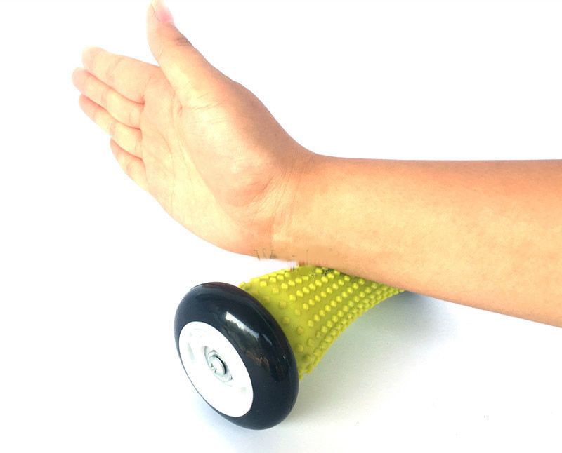 筋膜ローラー 携帯便利な足裏専用突起付き筋膜ローラーミニ