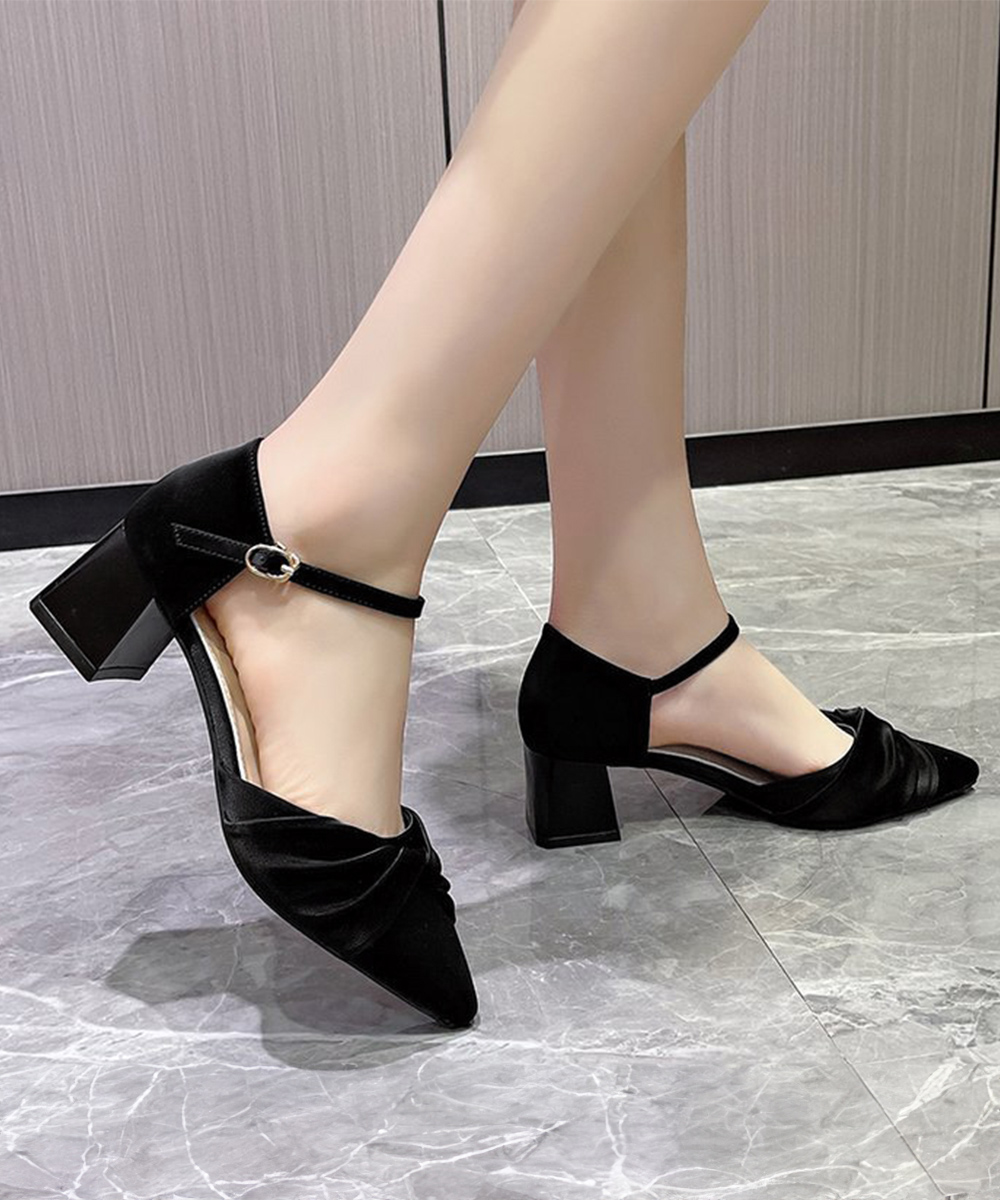https://fulmo-img-server.com/kireime-closet/42294ec3-eaba-423a-87dd-58c7cc07ac91.jpg
