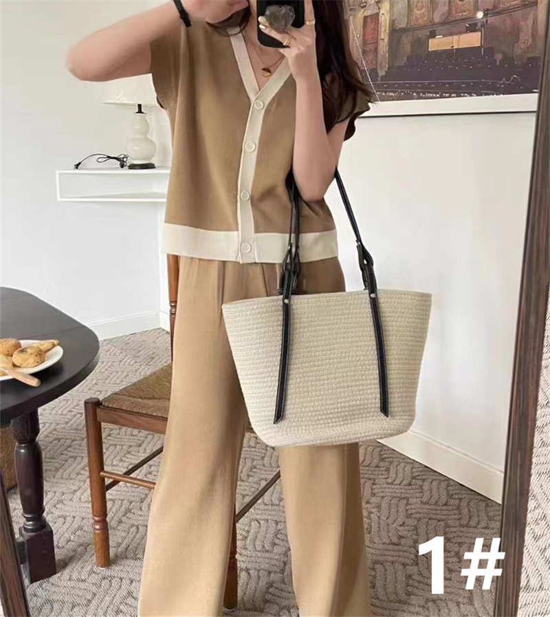 https://fulmo-img-server.com/kireime-closet/42c2ac62-c28c-49cd-8ce3-cb1799ed0801.jpg