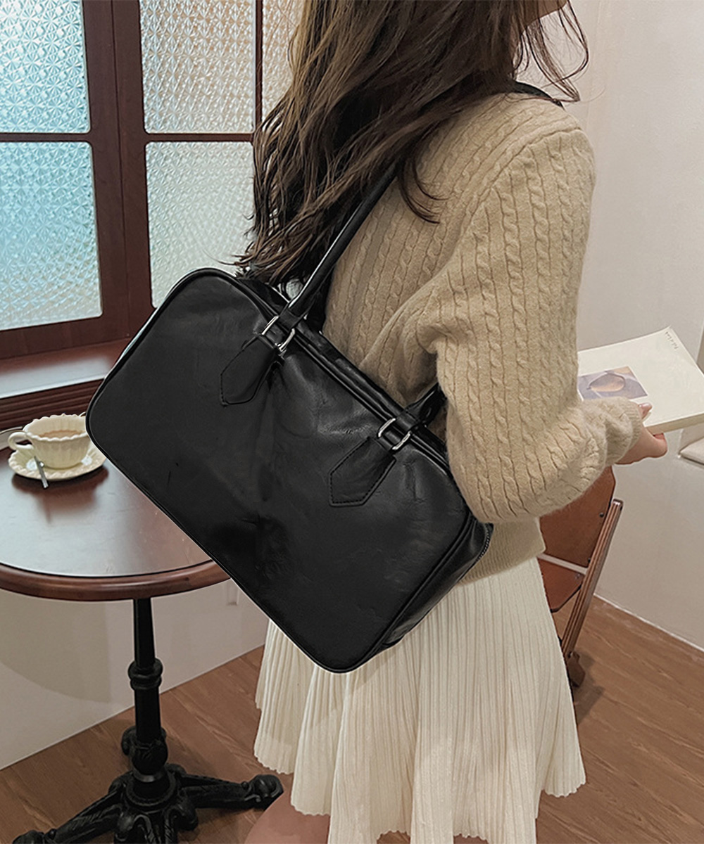 https://fulmo-img-server.com/kireime-closet/7b4c17c6-697f-48ad-b45e-f803d4dc9314.jpg