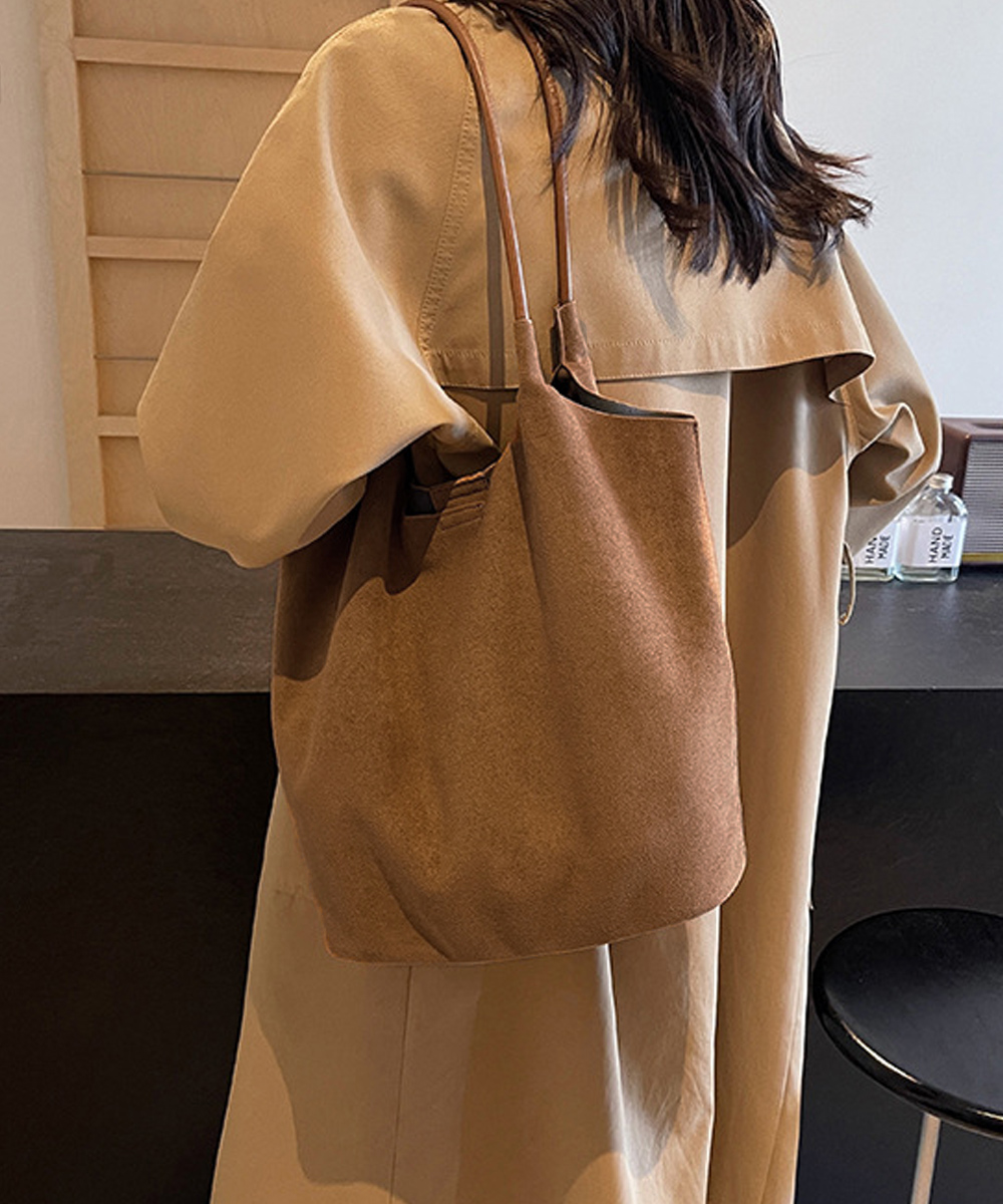 https://fulmo-img-server.com/kireime-closet/7bcacbd4-d6df-4328-a8ec-4df6991374de.jpg