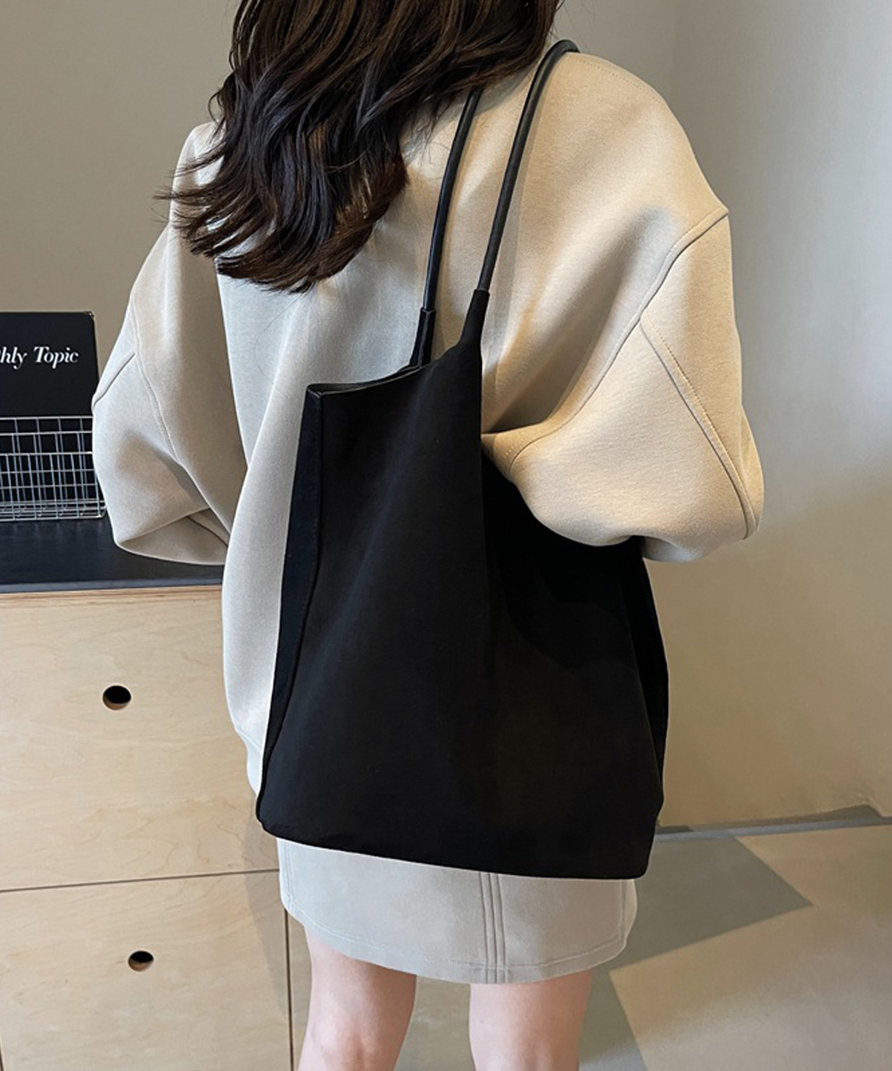 https://fulmo-img-server.com/kireime-closet/af162bbc-2920-4d7b-99c1-8f32f6c9d4f9.jpg