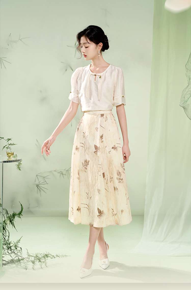 キレイめファッション  優雅な花柄プリーツロングスカート