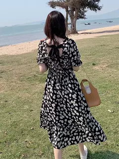 キレイめファッション  小花柄フリル袖ミディ丈きれいめカジュアルワンピース