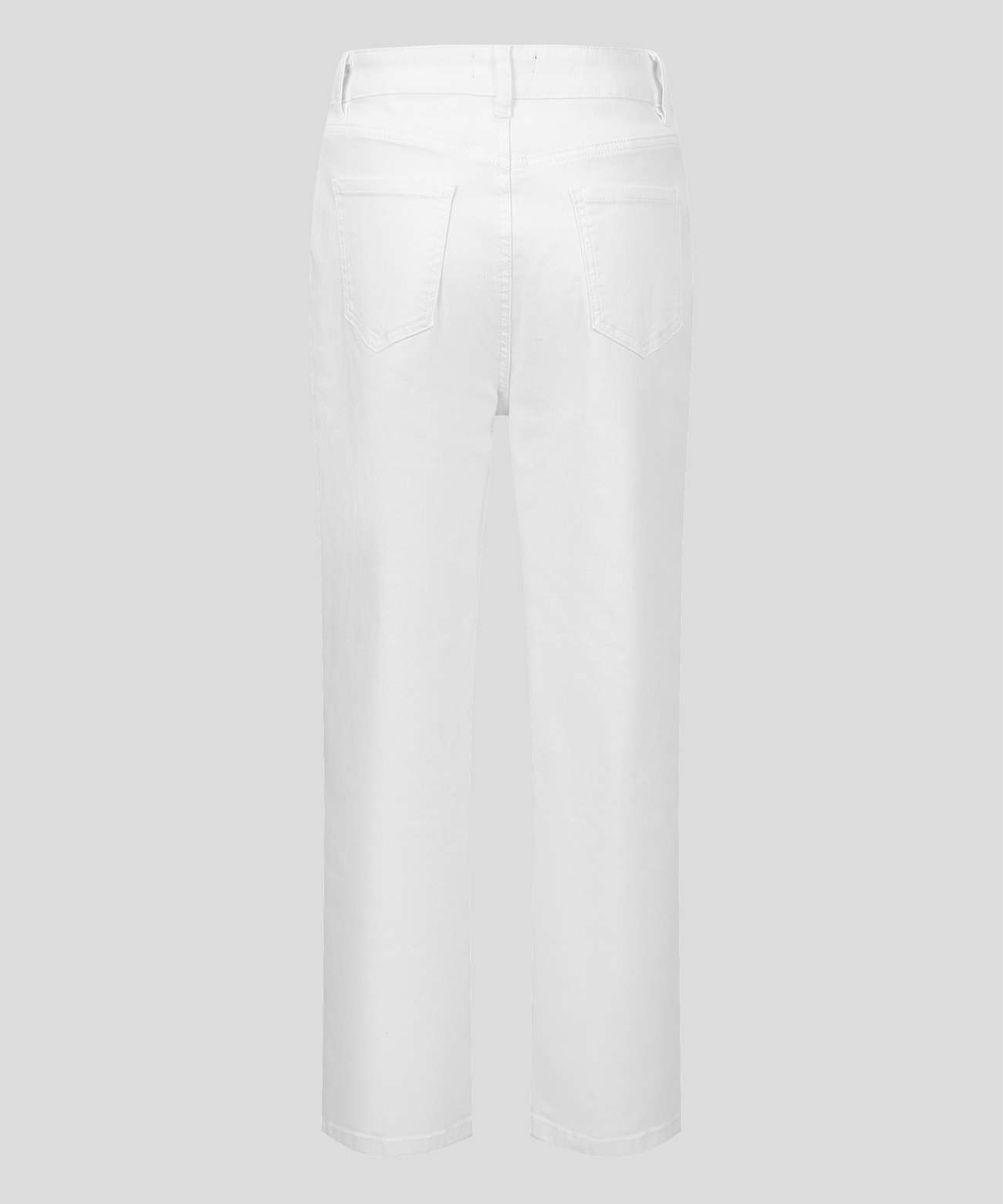 キレイめファッション  すっきりシルエットのストレートデニムパンツ
