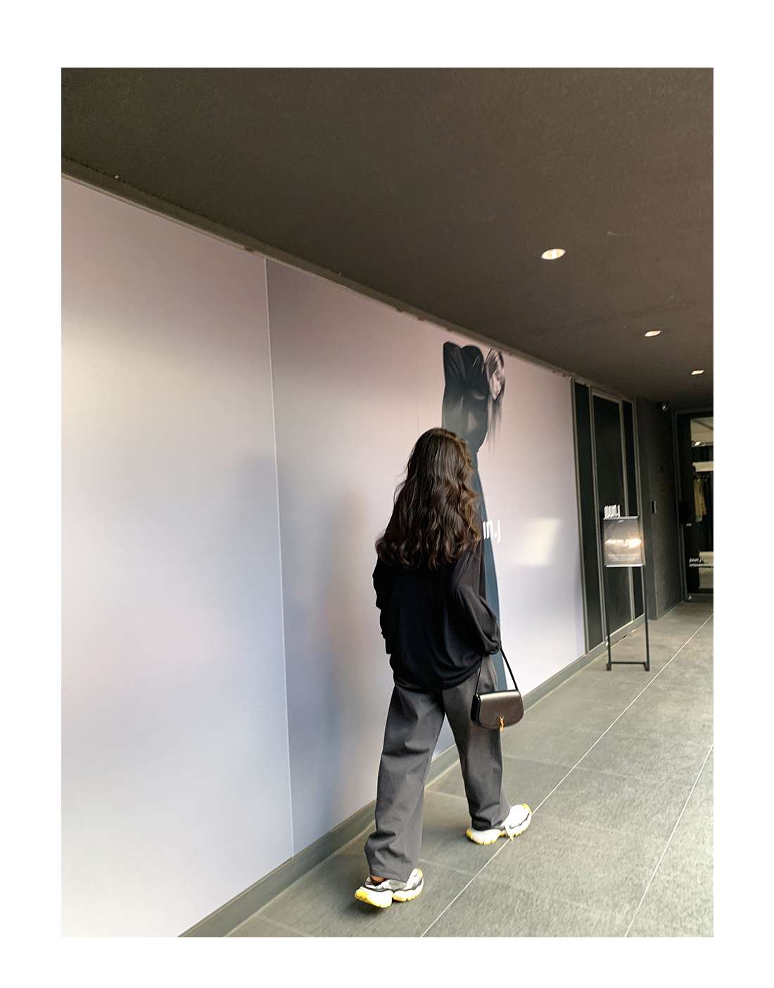 キレイめファッション  ワイドレッグストレートパンツ