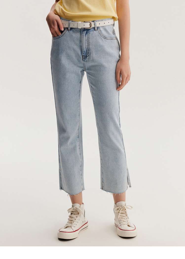 キレイめファッション  クロップド丈スリットデニムパンツ