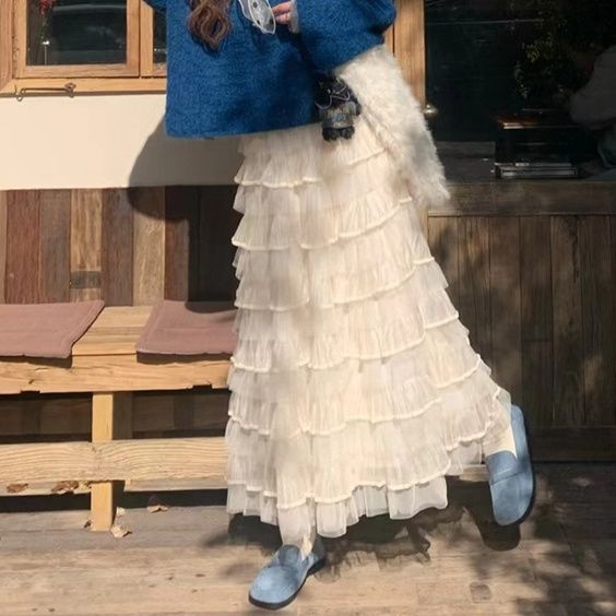 着痩せコーデ 多段チュール重ねフリルロングスカート