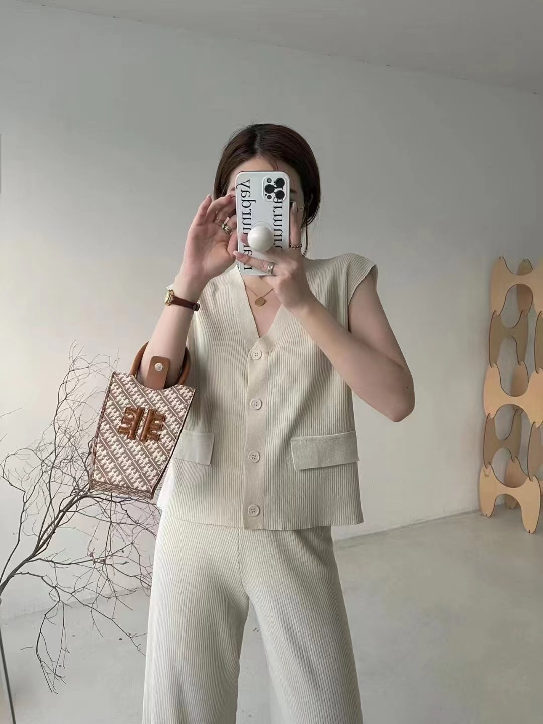 https://fulmo-img-server.com/kiremie/3b6e4f92-a2ba-4129-9467-e0be43a51694.jpg