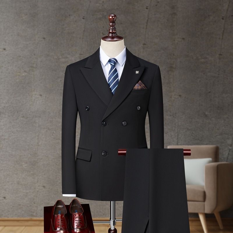 フォーマルスーツ ダブルブレスト仕立てのピークドラペル紳士用ジャケット