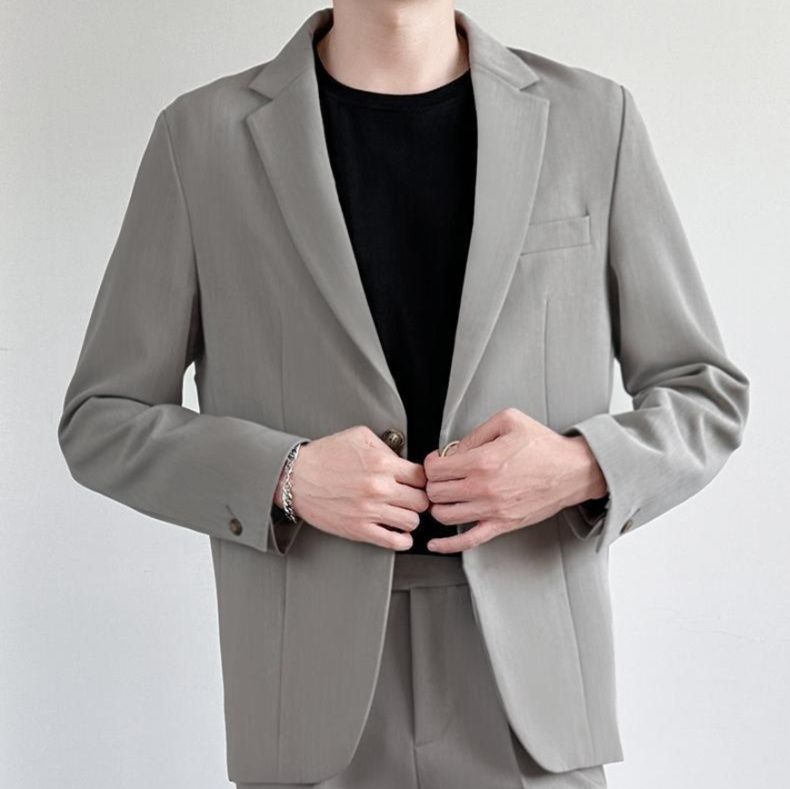 メンズフォーマルスーツ 上品なテーラードジャケットとシャツとスラックスのセット