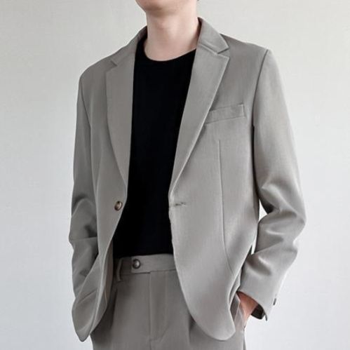 メンズフォーマルスーツ 上品なテーラードジャケットとシャツとスラックスのセット