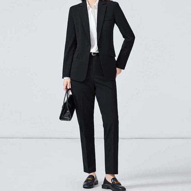 フォーマルスーツ エレガントな女性用ビジネススーツ