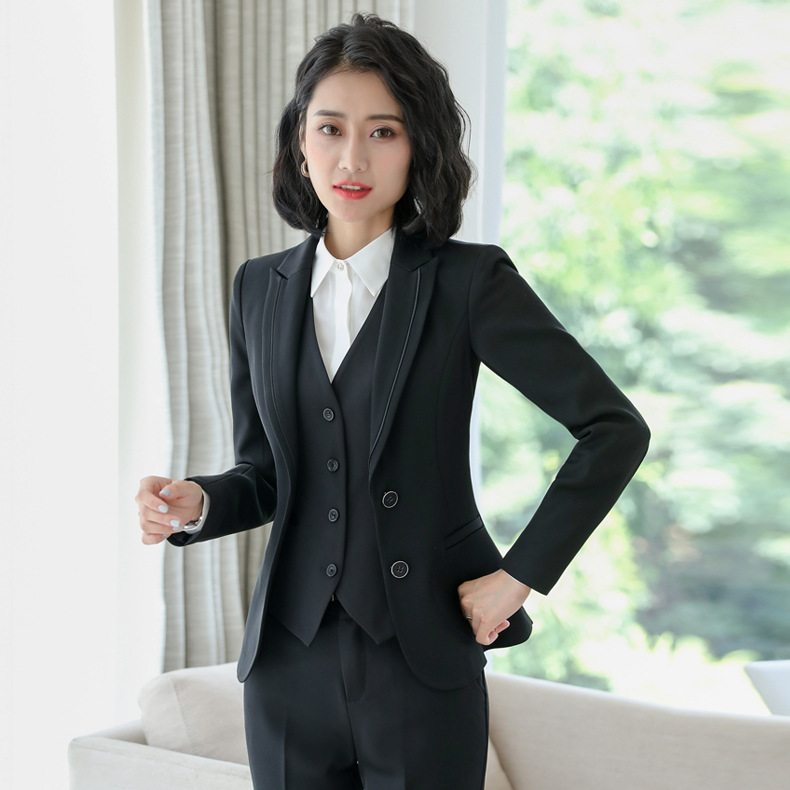フォーマルスーツ 三点セット美シルエット就活対応スーツ