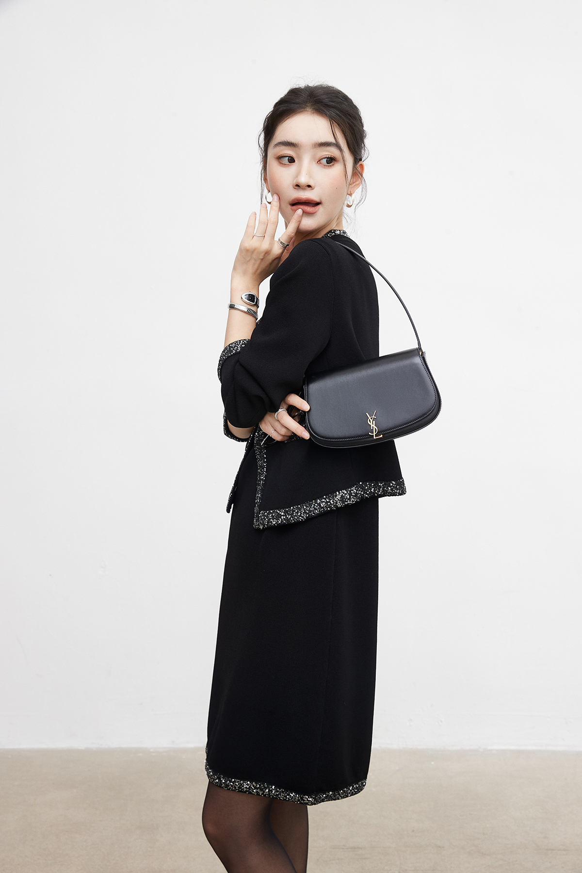 フォーマルスーツ ラメテープ装飾ノーカラージャケットセットアップ