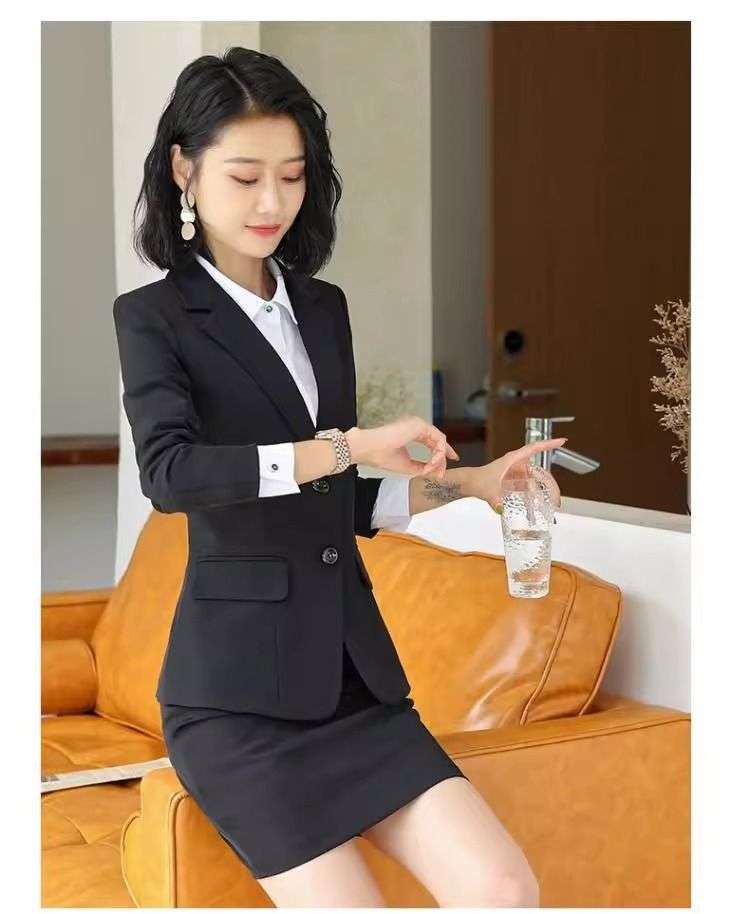 フォーマルスーツ スマートシルエット ビジネススーツ