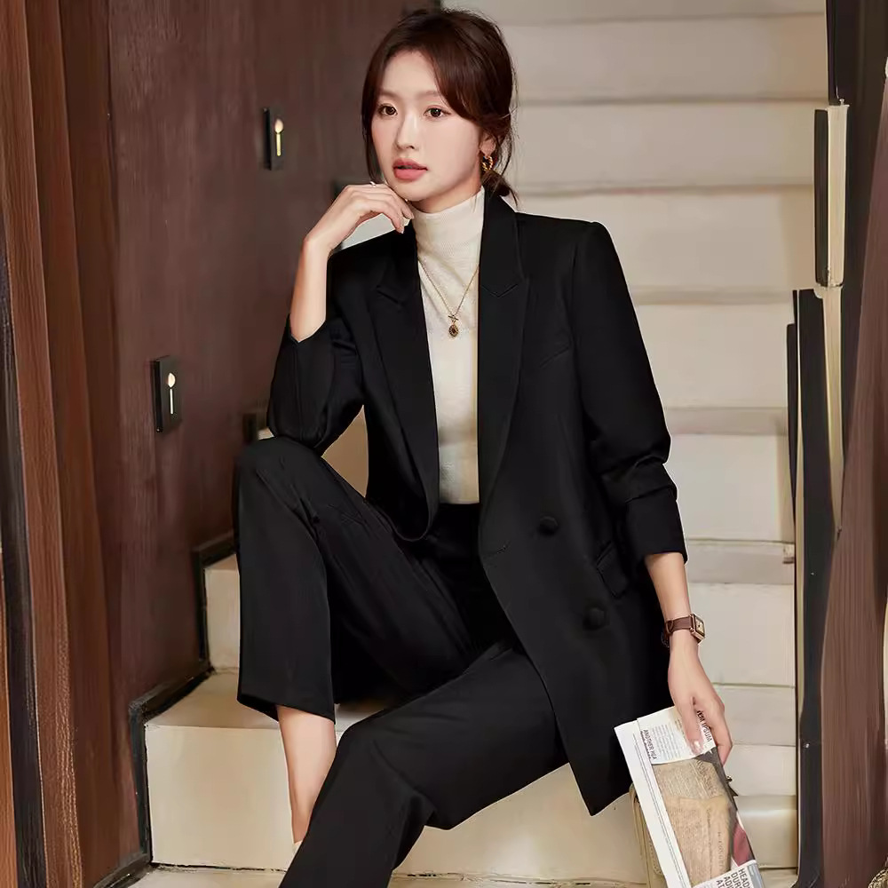 フォーマルスーツ 洗練されたテーラードジャケットパンツセットアップ