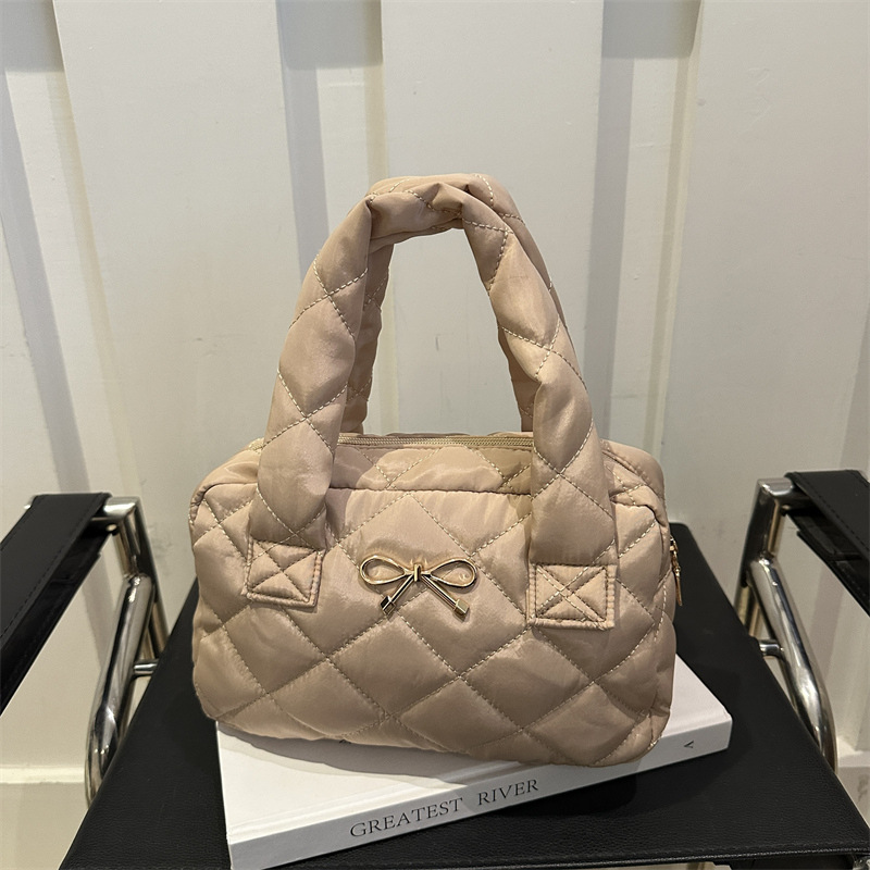キルティングバッグ リボン付きキルティングトートバッグ 韓国風ハンドバッグ