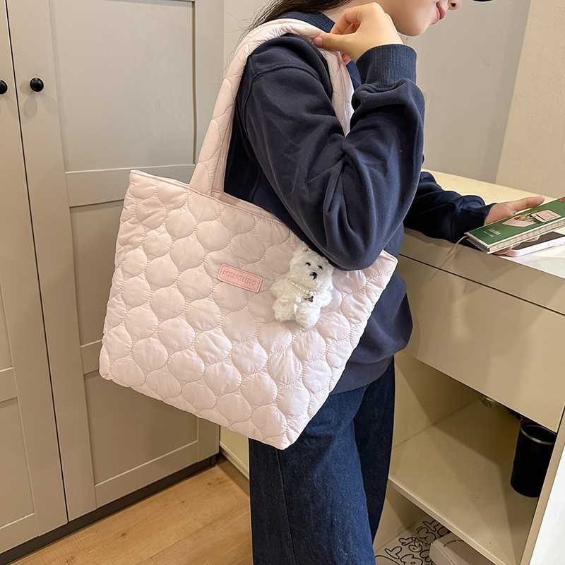 おしゃれを引き立てる!レディース向けキルティングバッグおすすめ5選