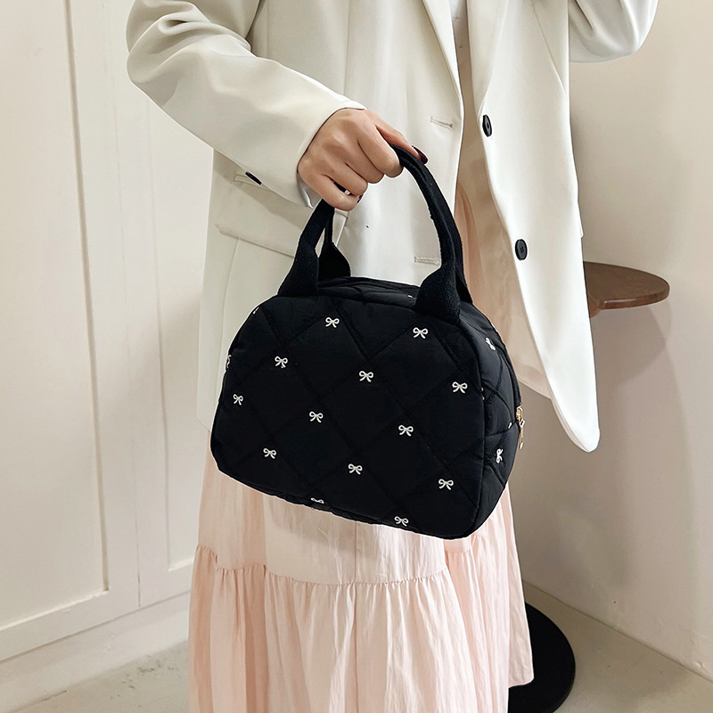 キルティングバッグ リボン刺繍入りキルティングミニトートバッグ