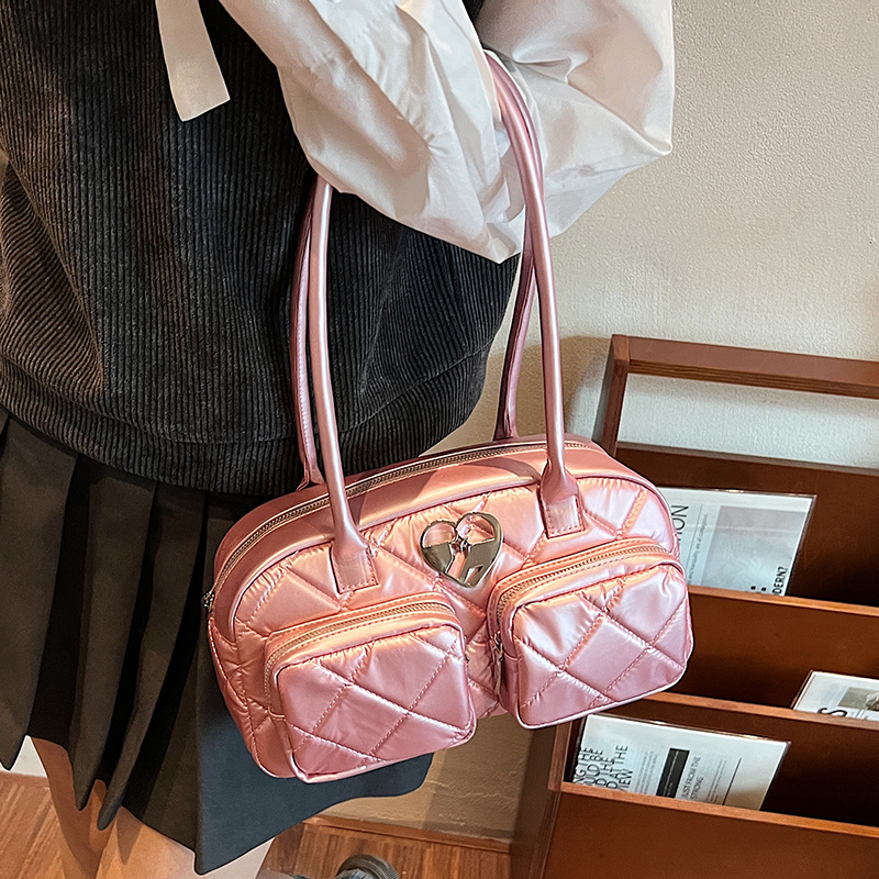 キルティングバッグ ハートデザインキルティングショルダーバッグ