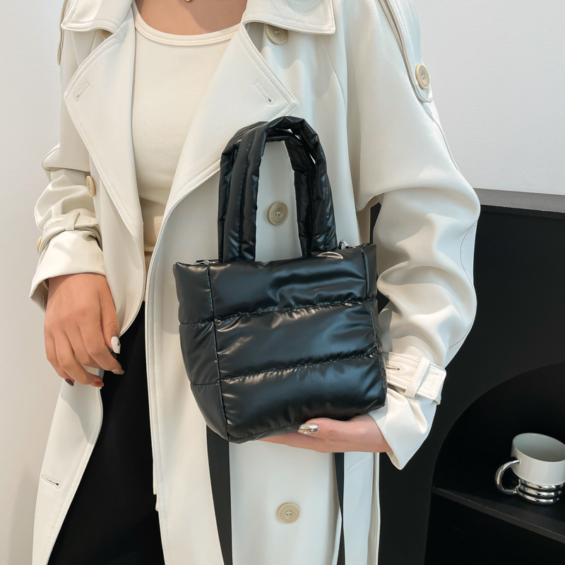 キルティングバッグ ふっくらキルティング中綿入りミニショルダーバッグ