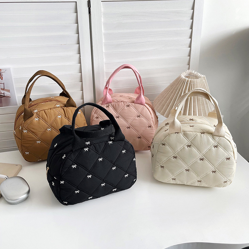 キルティングバッグ リボン刺繍入りキルティングミニトートバッグ