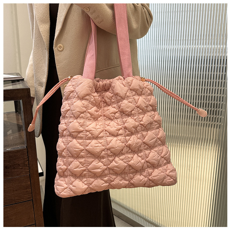 ふんわり軽やか巾着キルティングバッグ
